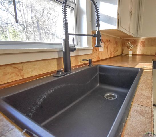 608 S Garland St, Overton, TX 75684