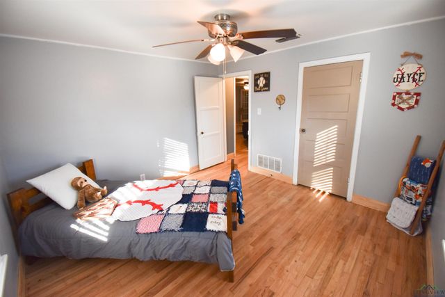 608 S Garland St, Overton, TX 75684