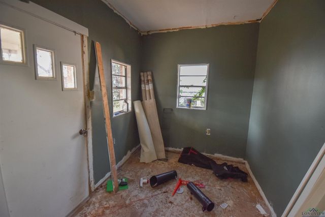 608 S Garland St, Overton, TX 75684
