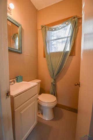 608 S Garland St, Overton, TX 75684