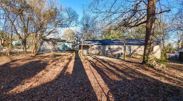 608 S Garland St, Overton, TX 75684