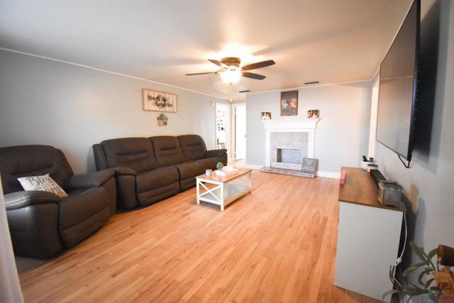 608 S Garland St, Overton, TX 75684