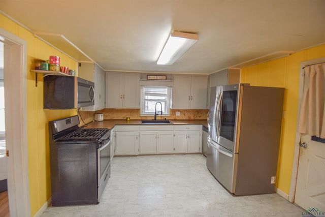 608 S Garland St, Overton, TX 75684
