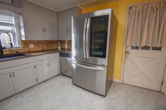 608 S Garland St, Overton, TX 75684