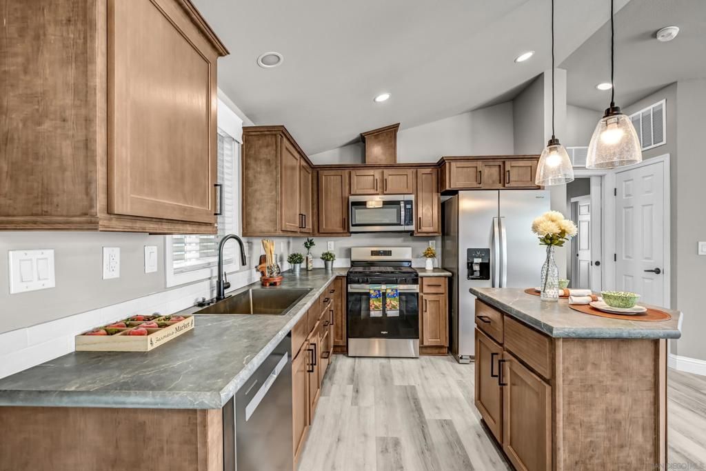 Image 13 of property listing at 1174 E Main St. 31, El Cajon, CA 92021