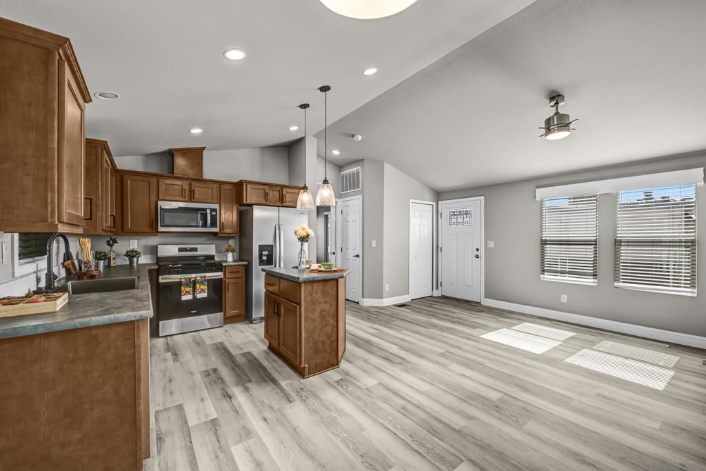 Image 4 of property listing at 1174 E Main St. 31, El Cajon, CA 92021