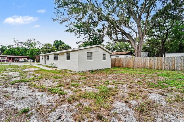 10112 N LANTANA AVENUE, Tampa, FL 33612