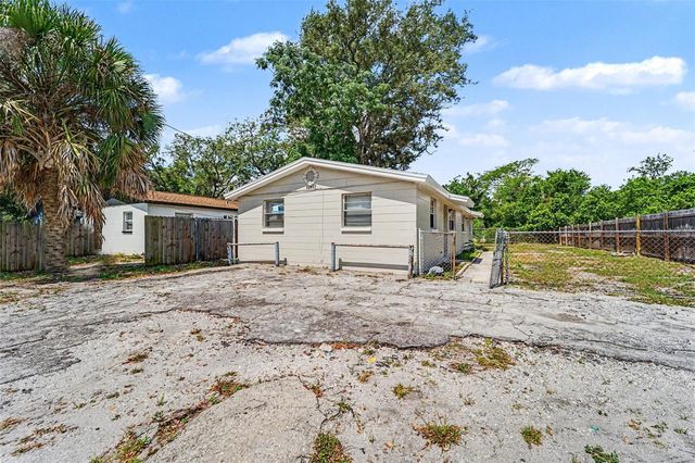10112 N LANTANA AVENUE, Tampa, FL 33612