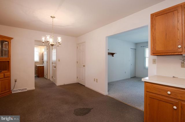 10 PROGRESS DR, Newmanstown, PA 17073