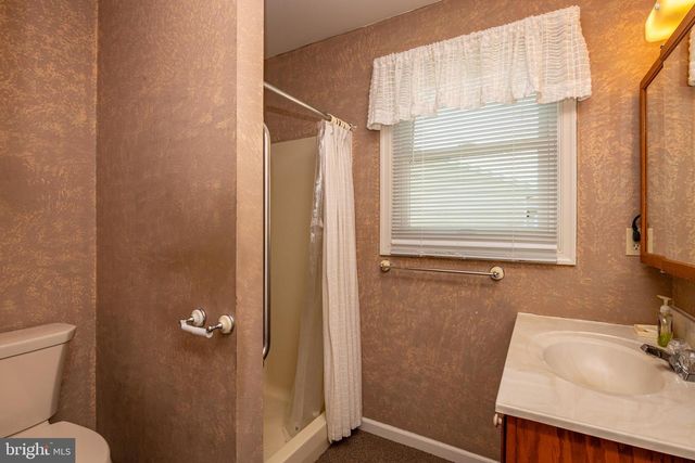 10 PROGRESS DR, Newmanstown, PA 17073