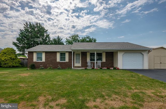 10 PROGRESS DR, Newmanstown, PA 17073