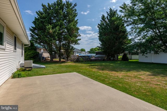 10 PROGRESS DR, Newmanstown, PA 17073