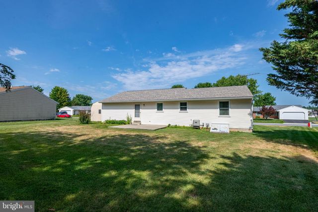 10 PROGRESS DR, Newmanstown, PA 17073