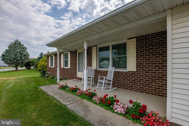 10 PROGRESS DR, Newmanstown, PA 17073