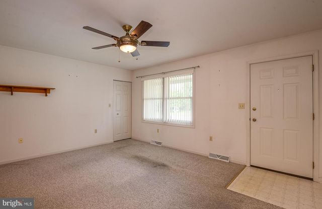10 PROGRESS DR, Newmanstown, PA 17073