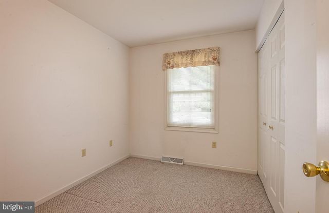 10 PROGRESS DR, Newmanstown, PA 17073