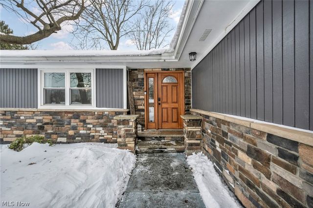 18313 Potomac Drive, Strongsville, OH 44136