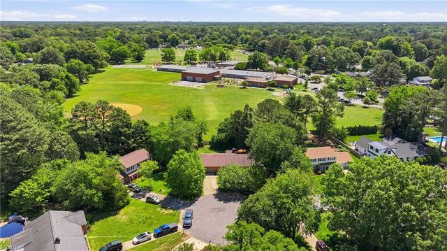812 Prince Charles CT, Virginia Beach, VA 23452
