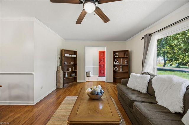 812 Prince Charles CT, Virginia Beach, VA 23452