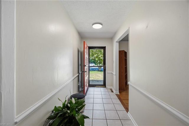 812 Prince Charles CT, Virginia Beach, VA 23452