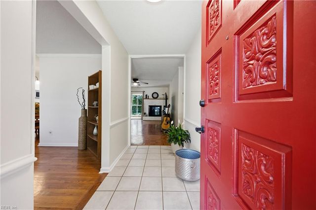 812 Prince Charles CT, Virginia Beach, VA 23452