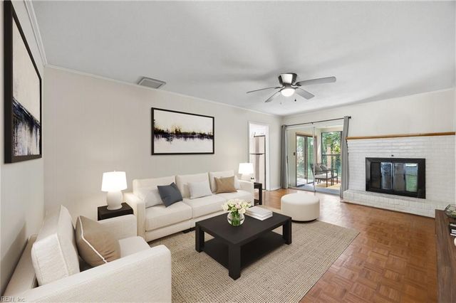 812 Prince Charles CT, Virginia Beach, VA 23452