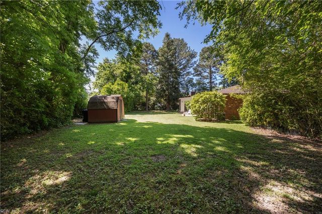 812 Prince Charles CT, Virginia Beach, VA 23452
