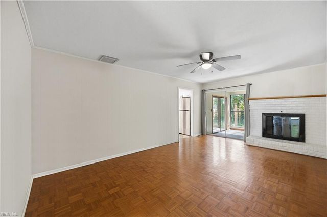 812 Prince Charles CT, Virginia Beach, VA 23452