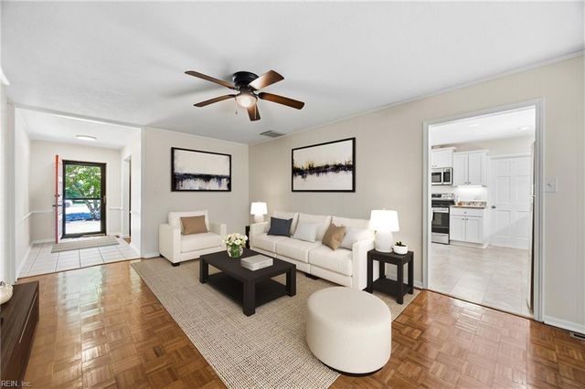 812 Prince Charles CT, Virginia Beach, VA 23452