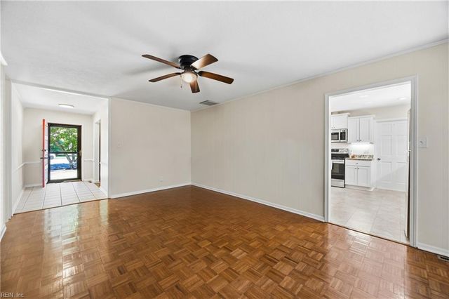 812 Prince Charles CT, Virginia Beach, VA 23452