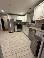 24 Paragon Lane, Stamford, CT 06905