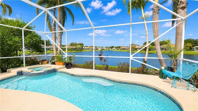 215 55th Avenue SW, Vero Beach, FL 32968