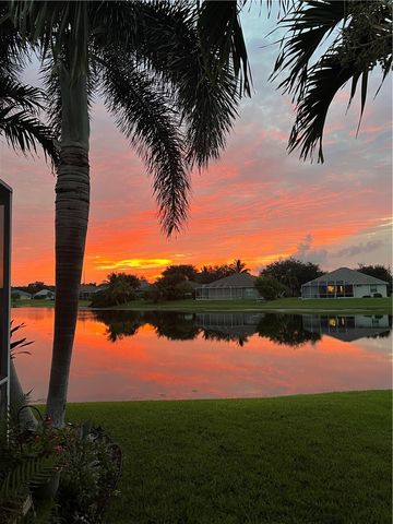 215 55th Avenue SW, Vero Beach, FL 32968