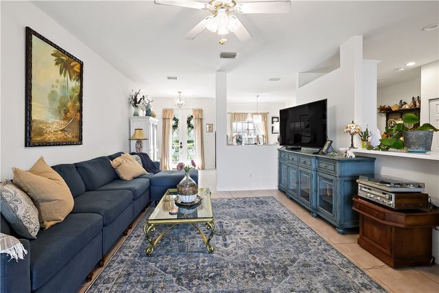 215 55th Avenue SW, Vero Beach, FL 32968