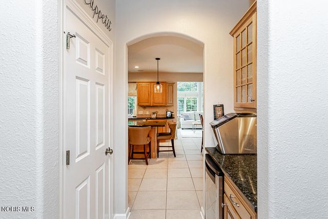 4810 Farm Creek Lane, Sylvania, OH 43560