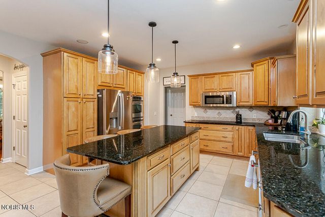 4810 Farm Creek Lane, Sylvania, OH 43560