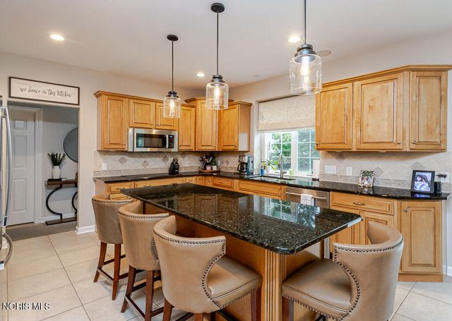 4810 Farm Creek Lane, Sylvania, OH 43560