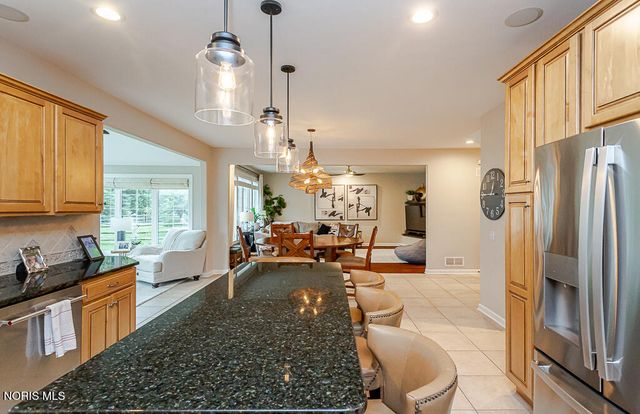 4810 Farm Creek Lane, Sylvania, OH 43560