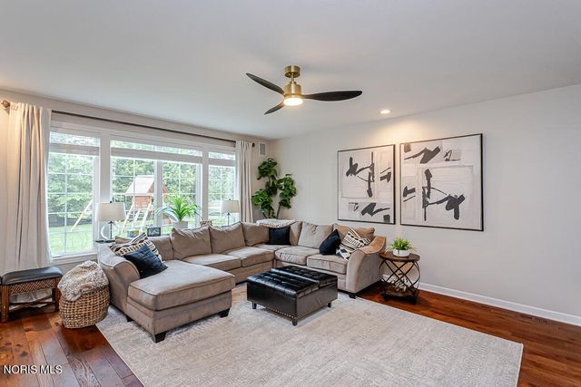 4810 Farm Creek Lane, Sylvania, OH 43560
