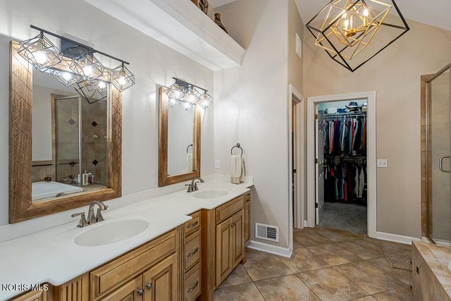 4810 Farm Creek Lane, Sylvania, OH 43560