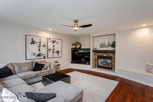 4810 Farm Creek Lane, Sylvania, OH 43560