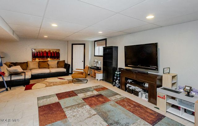 4810 Farm Creek Lane, Sylvania, OH 43560