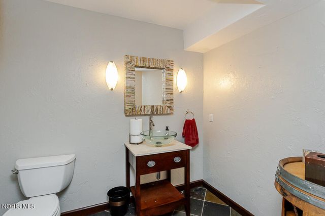 4810 Farm Creek Lane, Sylvania, OH 43560