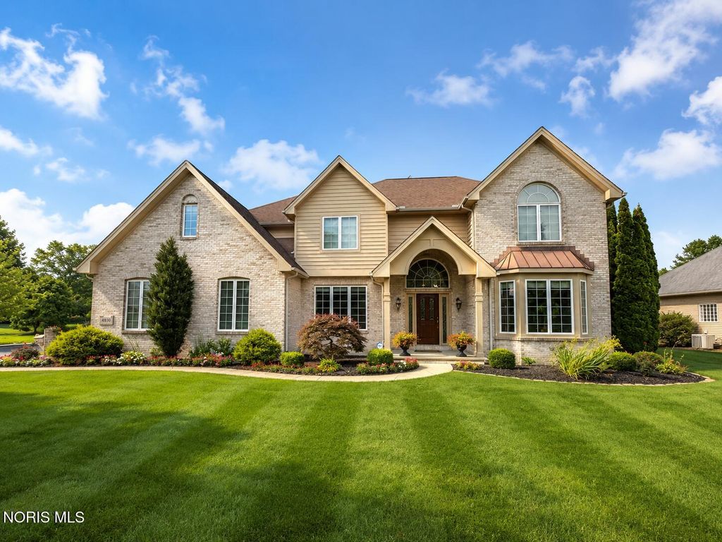 4810 Farm Creek Lane, Sylvania, OH 43560