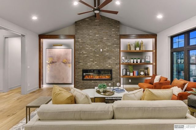 2098 N 182nd Avenue Circle, Elkhorn, NE 68022