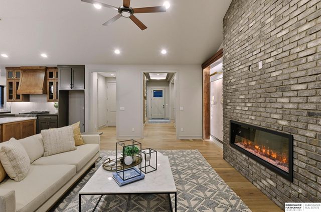 2098 N 182nd Avenue Circle, Elkhorn, NE 68022