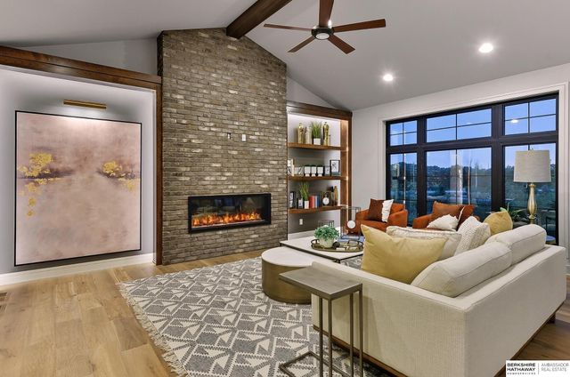 2098 N 182nd Avenue Circle, Elkhorn, NE 68022