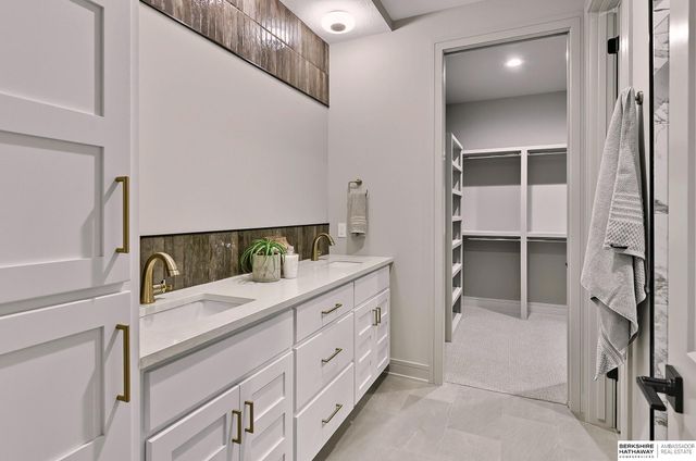 2098 N 182nd Avenue Circle, Elkhorn, NE 68022