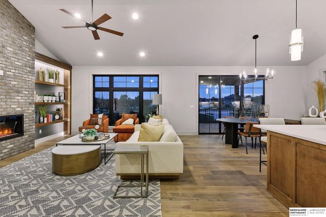 2098 N 182nd Avenue Circle, Elkhorn, NE 68022