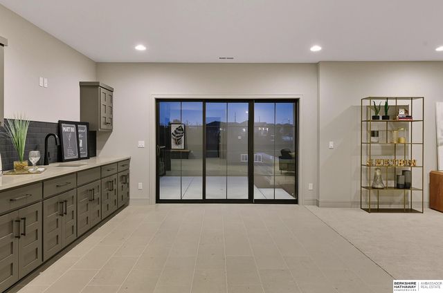 2098 N 182nd Avenue Circle, Elkhorn, NE 68022